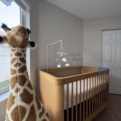 Huge giraffe for nursery