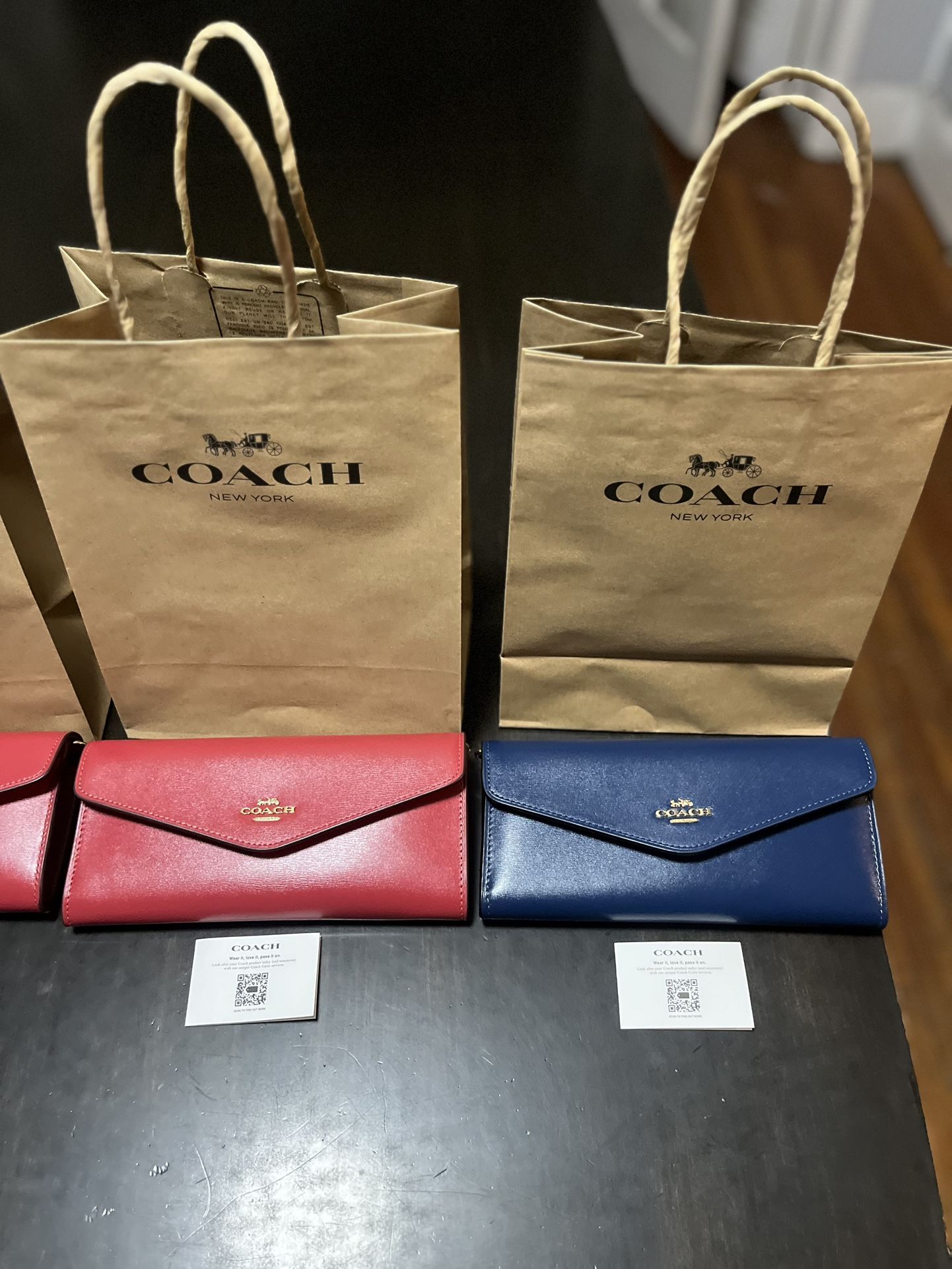 Klare Wallet With Chain