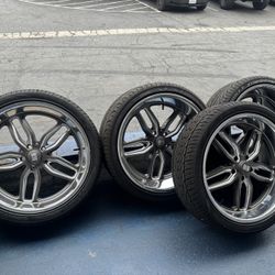 22x9.   22x10.5.    5x5.    295/30/22.   265/35/22