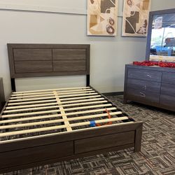 Queen Size Bed, Nightstand, Dresser & Mirror