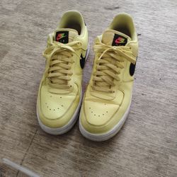 Nike Air Force 1 “Yellow Pulse”