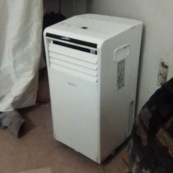 Seasons Air Conditioner Used Only 80$