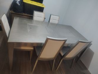 Dining Table With 5 Chairs Like New 250 