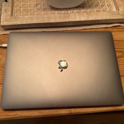 2019 MacBook Pro 16" i7 16GB 512GB, Low Cycles, Read Description