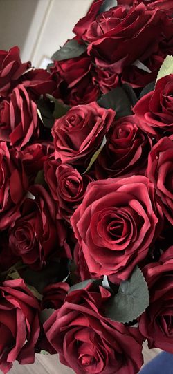 Artificial burgundy roses