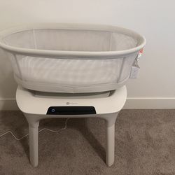 Mamaroo Swaying Bassinet