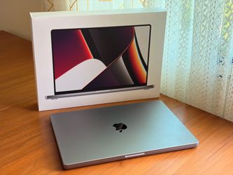 Apple MacBook Pro A2485 16" M1 Max 10 Core CPU, 32 Core GPU, 1TB SSD 32GB RAM