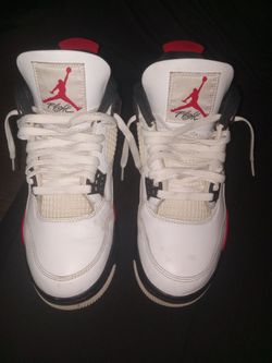 4s size 9.5