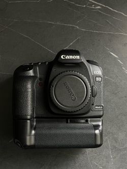 Canon camera 5D mark ii