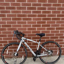 Felt V100 Road Bike – 45cm Frame