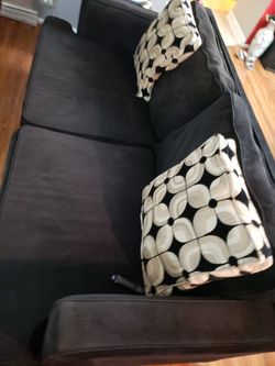 Sofa......clean Non Smoke...pet.. Home..reuppolsered Very...comfy