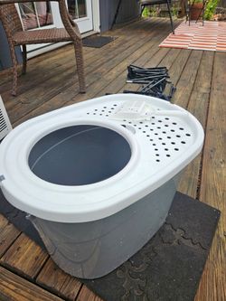 Cat litter box