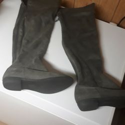 New Womens Size 8 Grey To The Knee Suede Boots