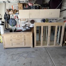 Bernhardt Dresser/ China Hutch