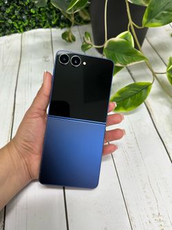Galaxy Z Flip7 (Unlocked) 256GB