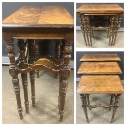 Antique Louis XIII style nesting tables, turned legs. Vintage stacking side end tables. Accent table 