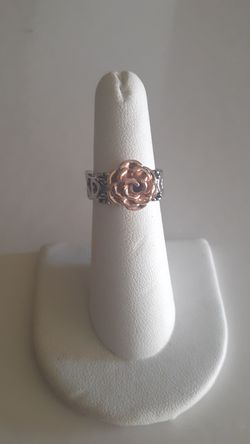 Two Tone Rose etched band Ring Size 5