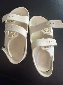 Toddler sandals size 7