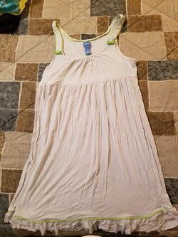 Simply Vera Intimates. Light Lime Green Stripes. Mesium. Barely Worn. Too many clothes