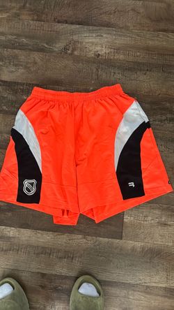Balenciaga shorts size S but fits like a M-L throw a price!!