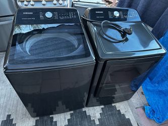 Samsung top load washer and electric dryer (immaculate conditions ).