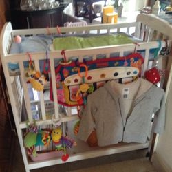 Convertible changing table bassinet