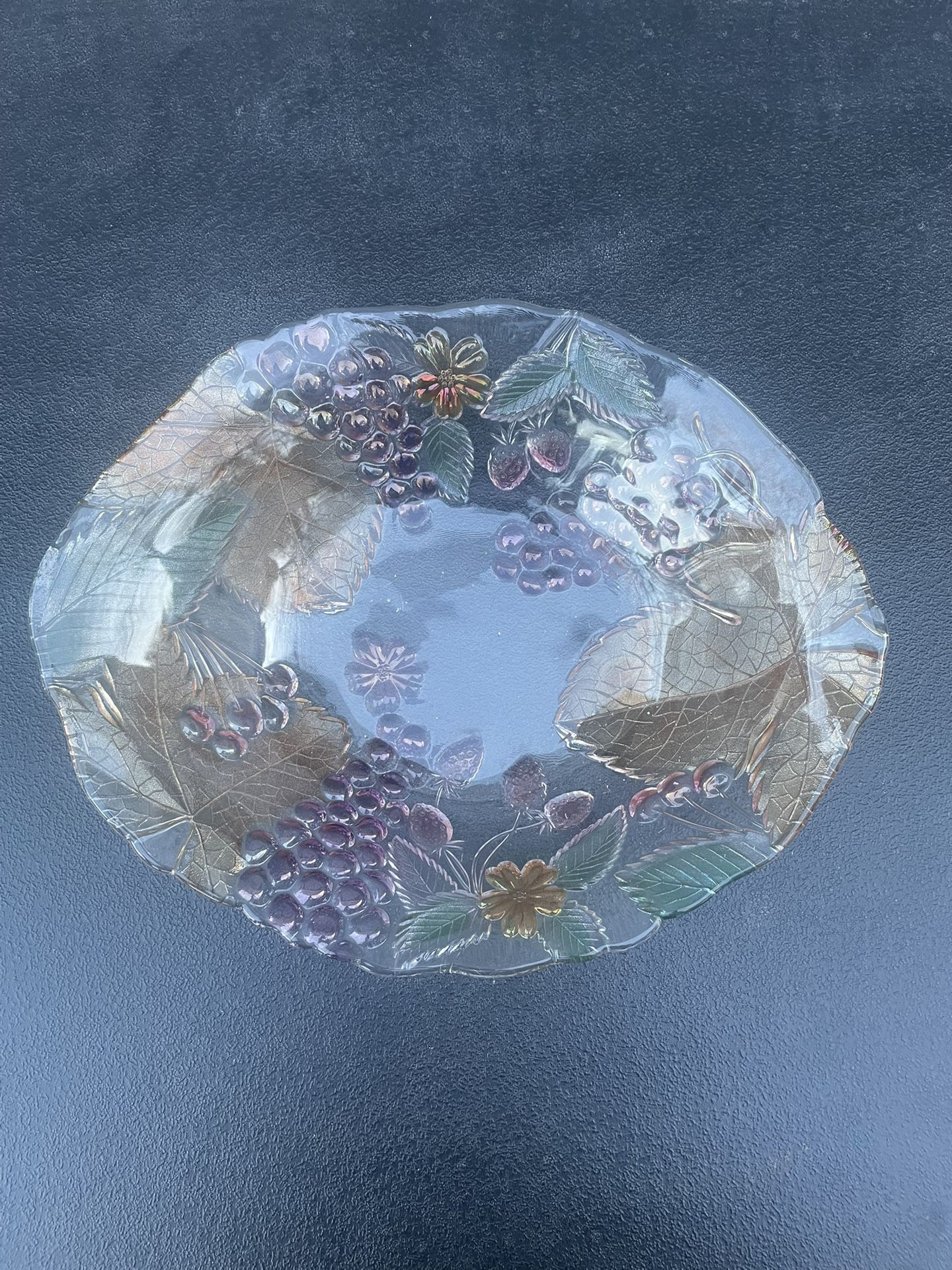 Decorative Glass Plate with Leaf & Grape Design W 14 in x L 11.5 in H 3.5 in