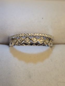 Genuine Moissanite S925 Size 8