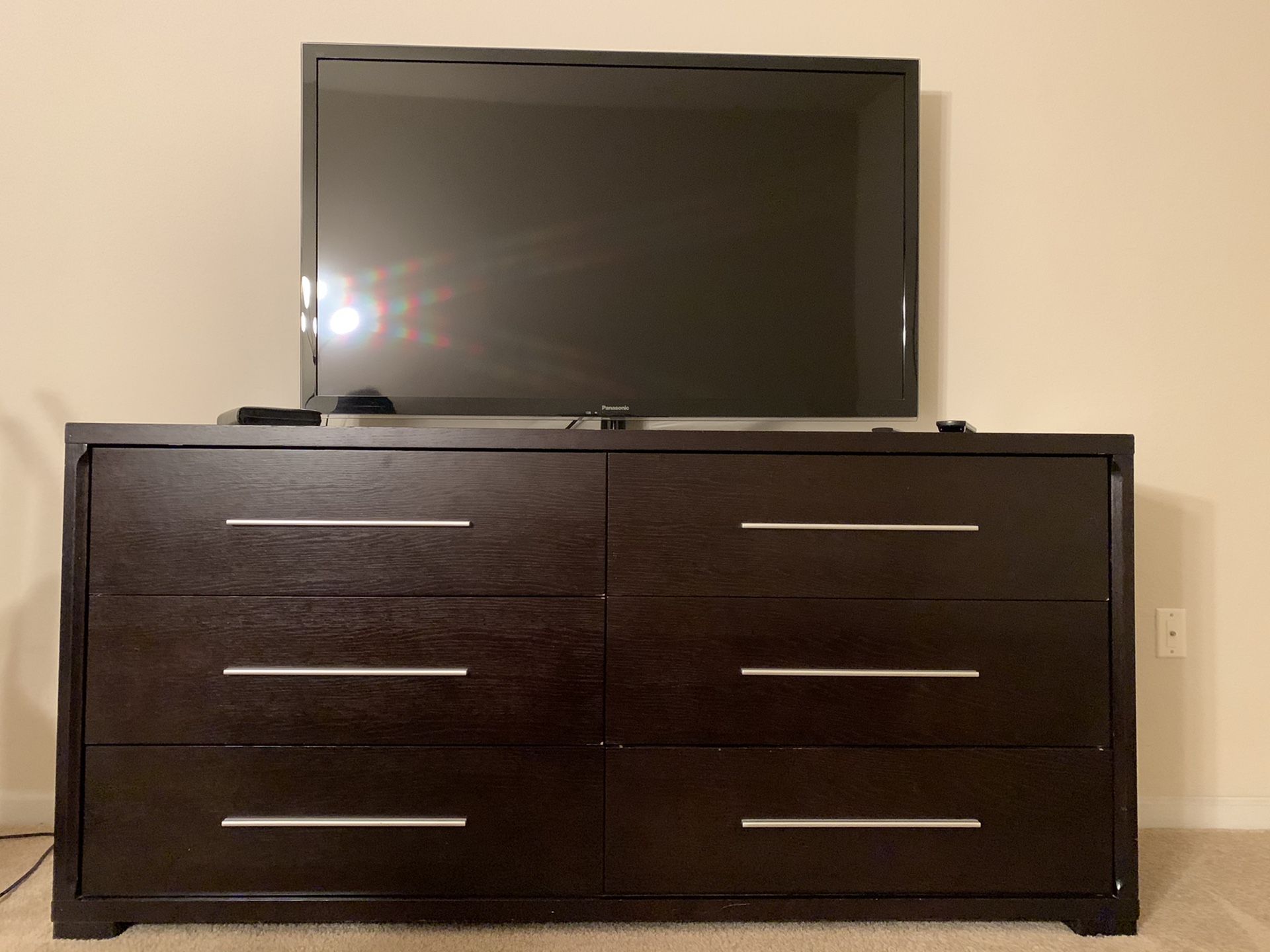 Dresser real wood good condition