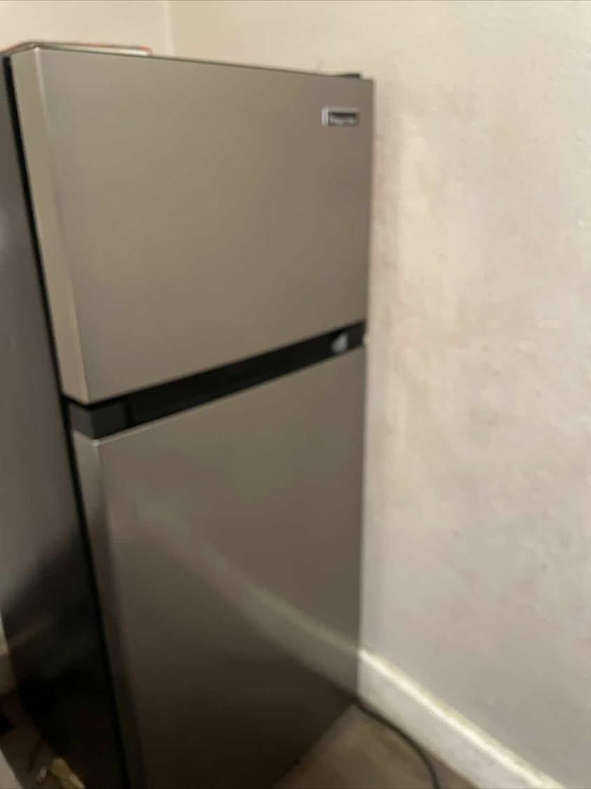 Magic Chef Refrigerator