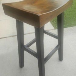 One Bar Stool Realy Heavy And Sturdy 29"