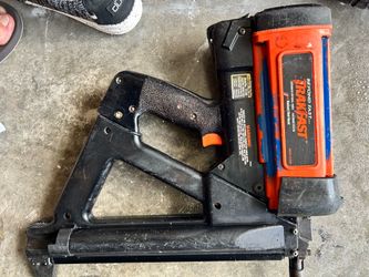 Ramset TrakFast TF1200 Cordless Gas Nailer Kit