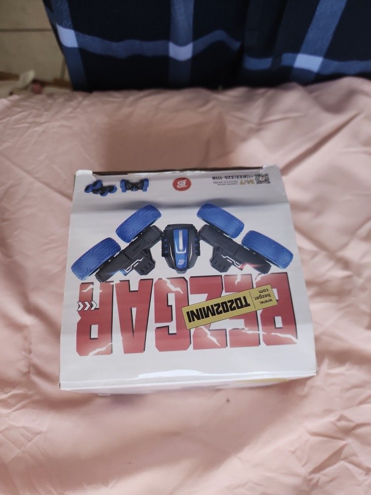 BEZGAR Remote Control Car - Double Sided Mini RC Stunt Car, 360 Flips Rotating Remote Control Car