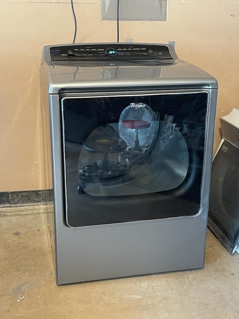 HUGE CAPACITY ELECTRIC DRYER