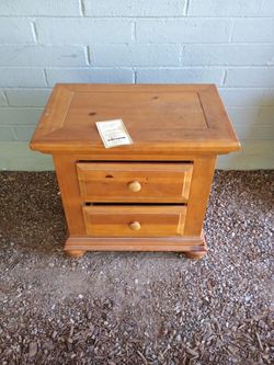 Broyhill Queen Bedroom Set