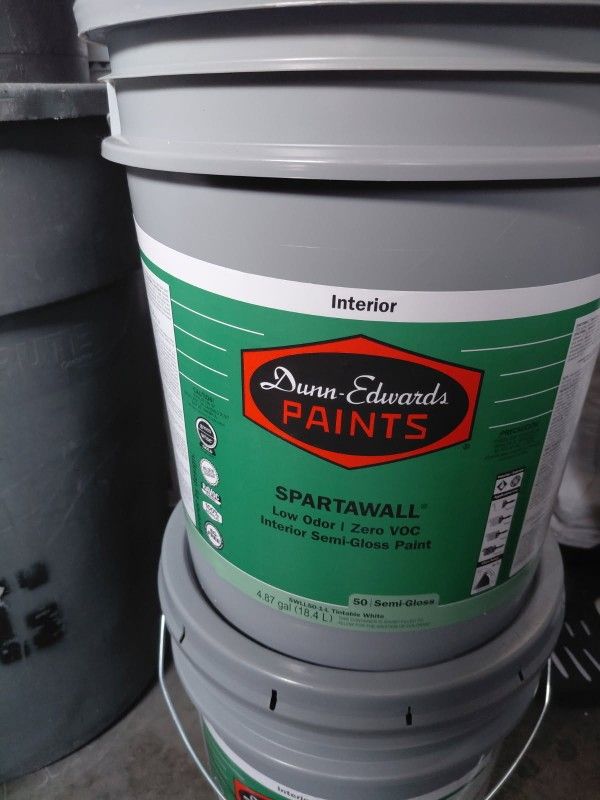 Semigloss Dunn Edwards White Paint