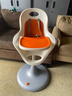 Boon Flair Pedestal Highchair with Pneumatic Lift
