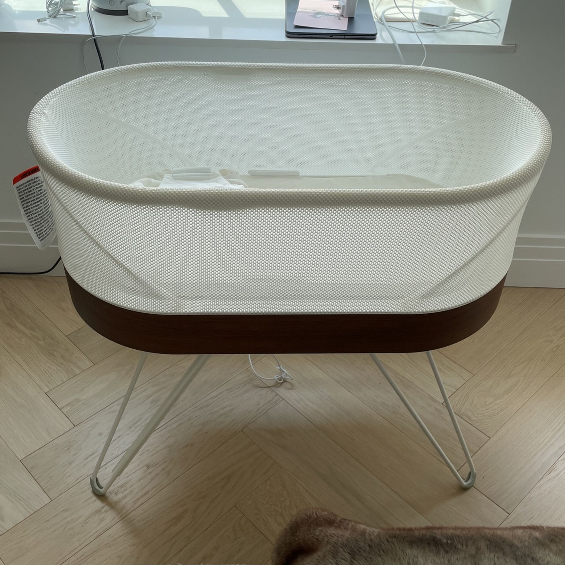 Barely Used SNOO Smart Sleeper Baby Bassinet