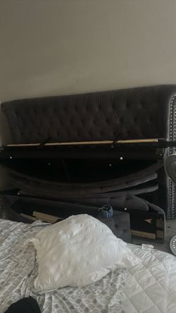 Bed frame  and queen size bed