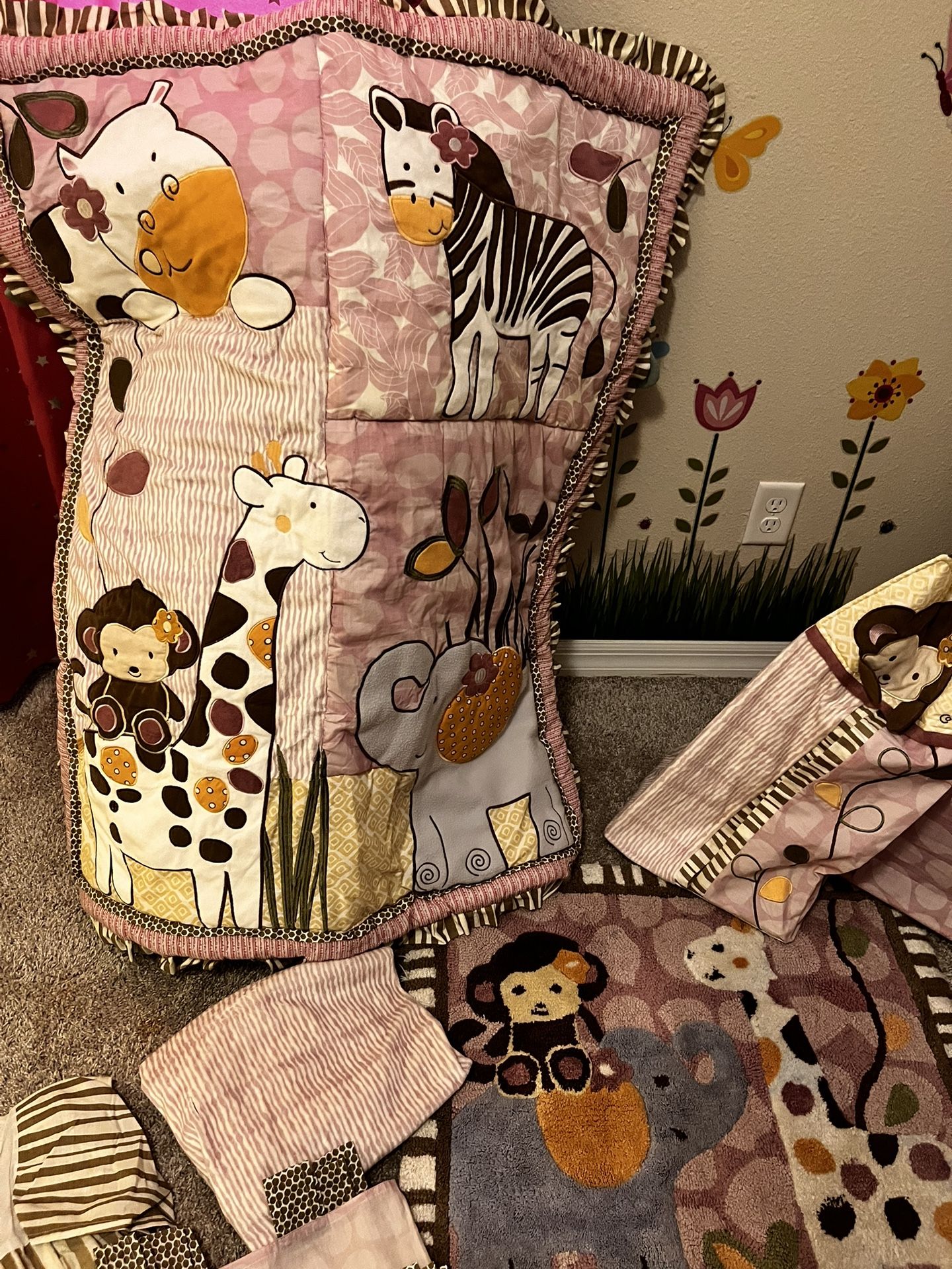 Girls Jungle Quilt/Comforter Set + Mattress+Decor + Accessories 