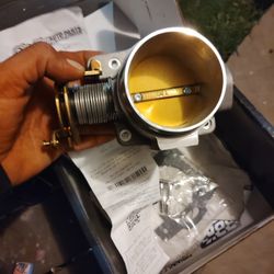 02 Mustang Throttle Body   V6