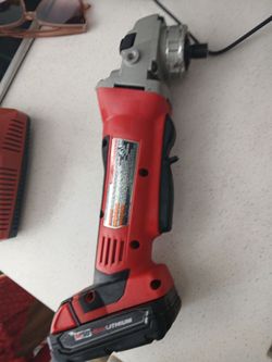 Milwaukee Cut-Off /Grinder w M18 Battery