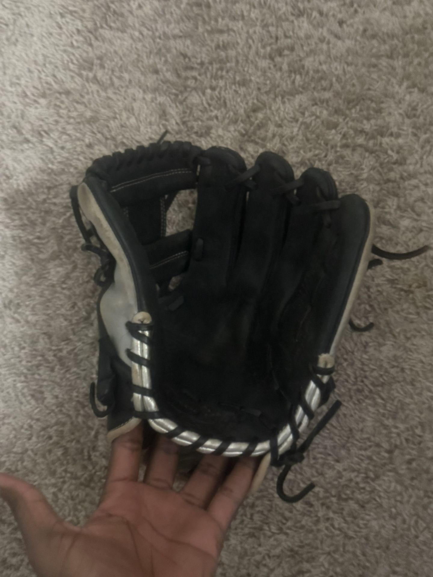 Rawlings Baseball Glove