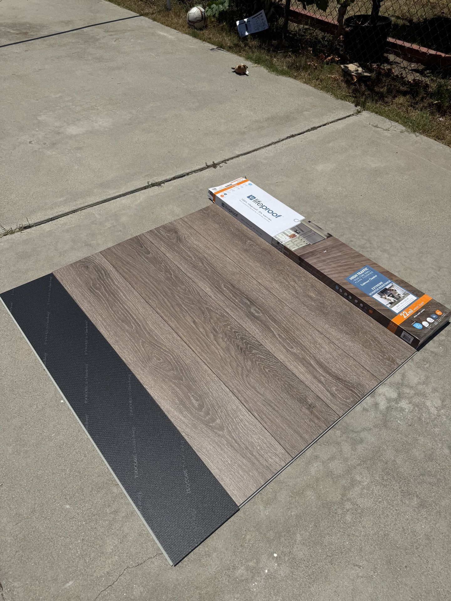 Lifeproof Eastmoor Chestnut 22 MIL Waterproof Luxury Vinyl Plank Flooring