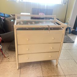 Dresser With Changing Area On Top
