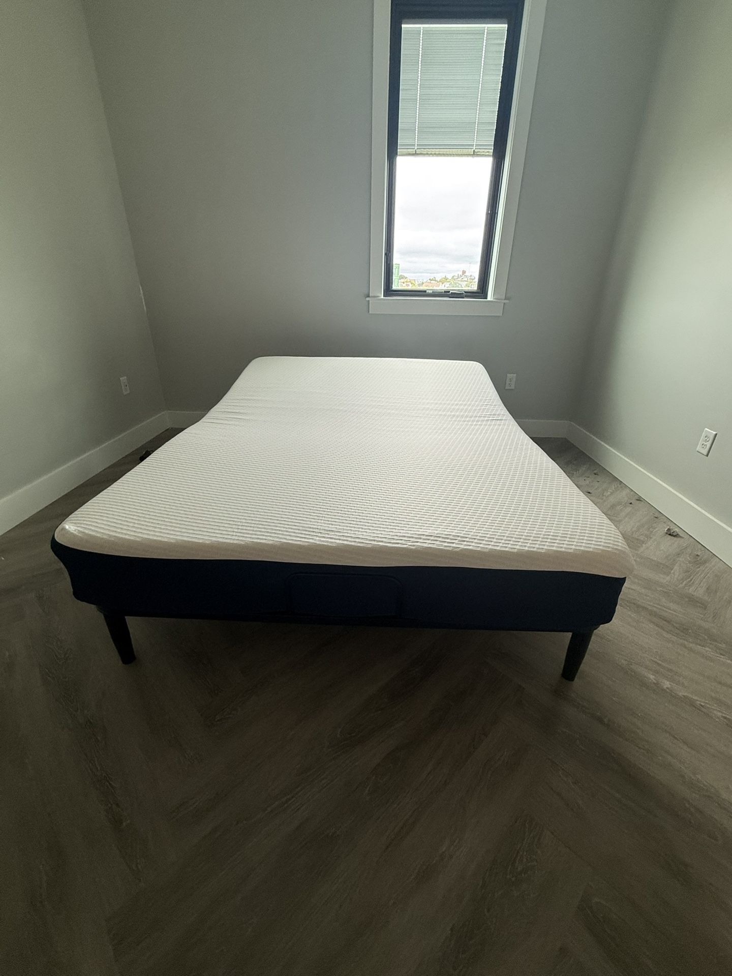 Mattress Firm Queen Size Adjustable Bed