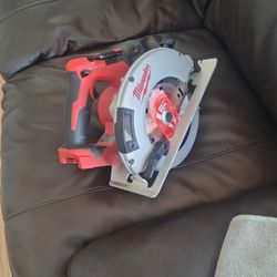 Saw Milwaukee  M18