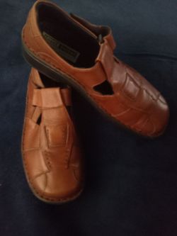 Women's shoes
