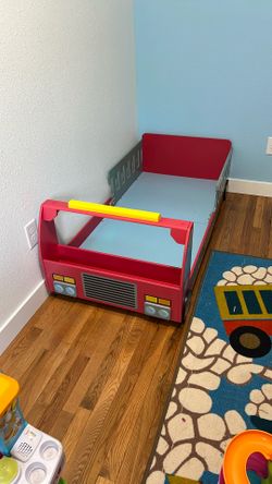 Fire truck toddler bed