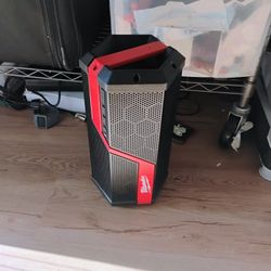 Milwaukee Radio With Bluetooth And Charger 